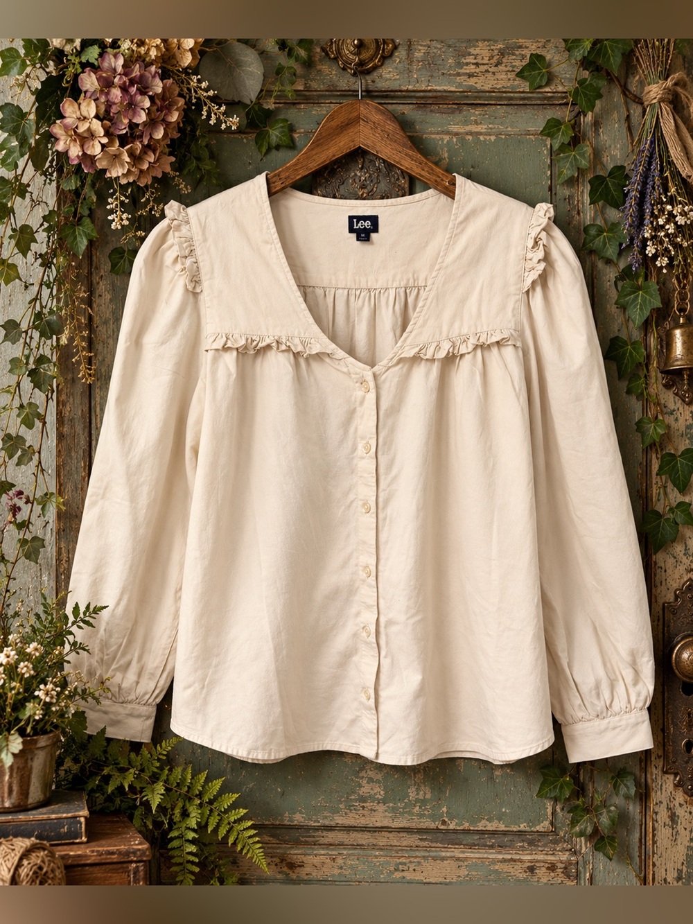 ✨ New with tags Lee Heritage Inspired Ruffle V-Neck Shirt in Ecru, Size Medium